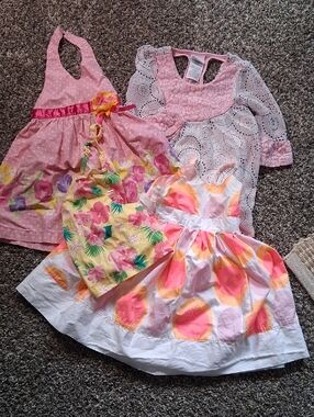 🧹2T Dresses X4